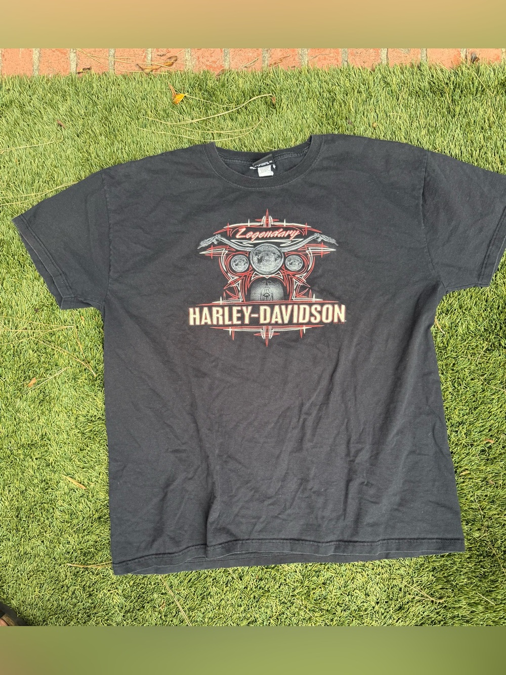 Harley-Davidson Black Tee with Red and Cream Graphic
